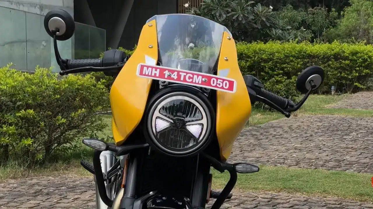 Triumph Thruxton 400 Review